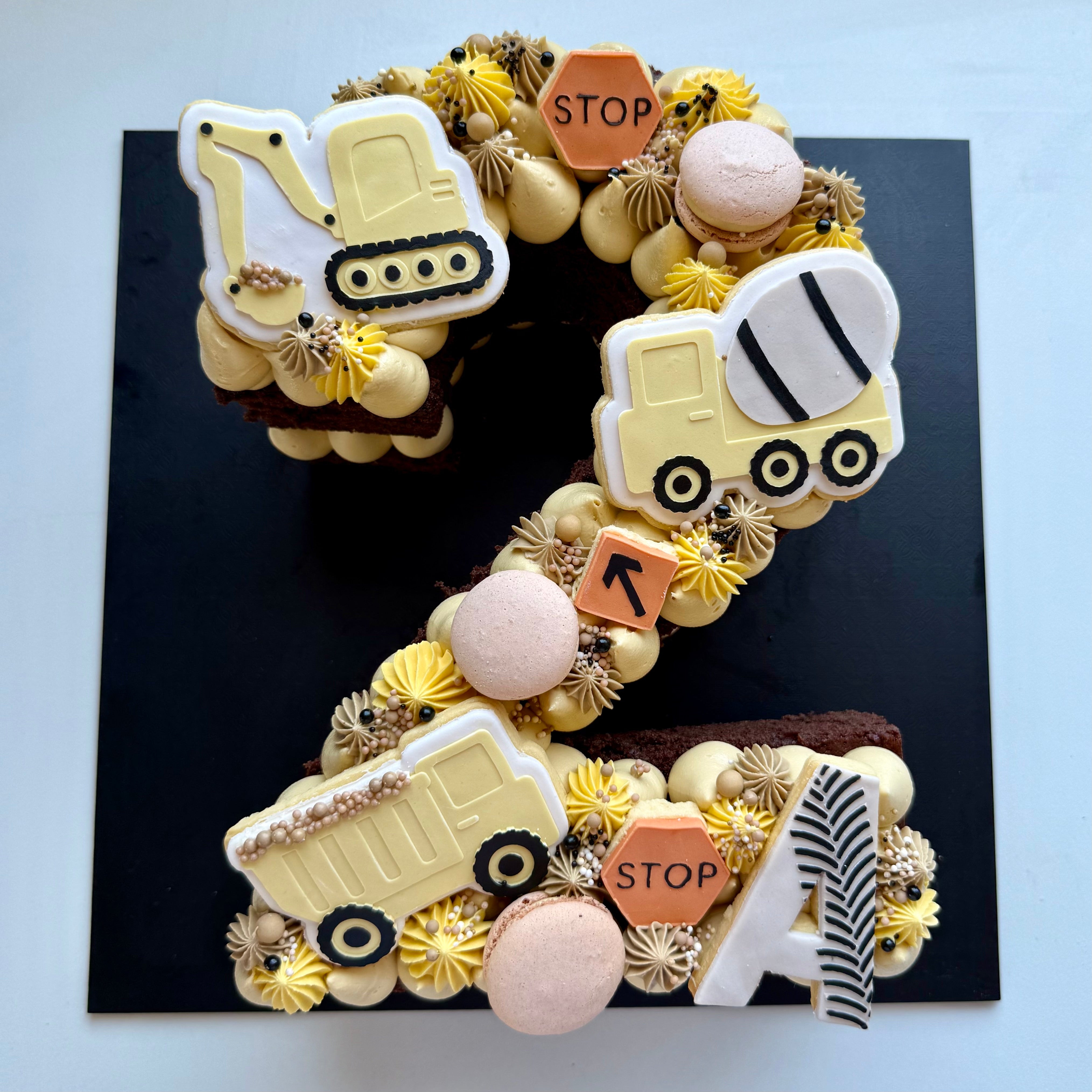 Construction Number / Letter Cake