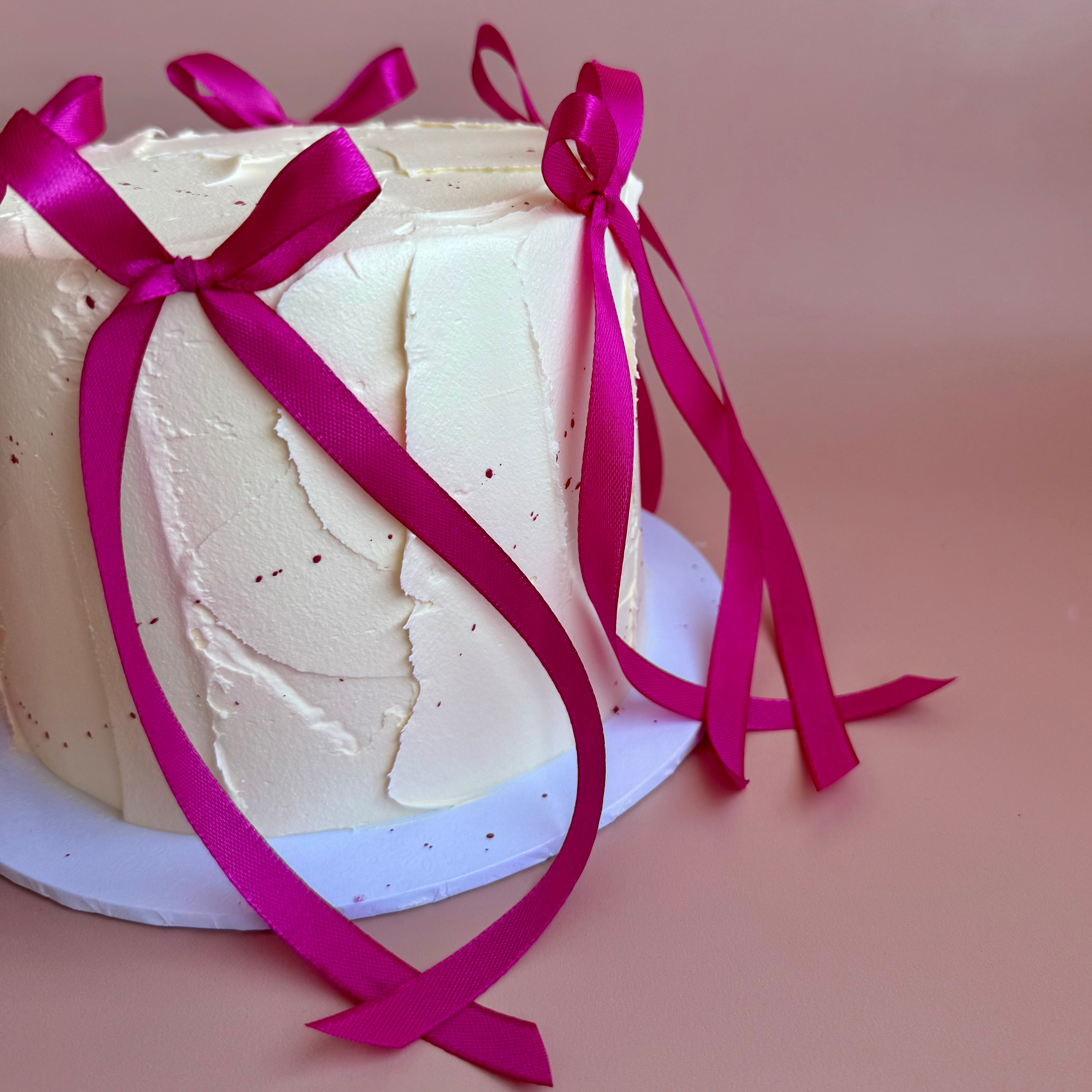 Minimalist Bow Beauty