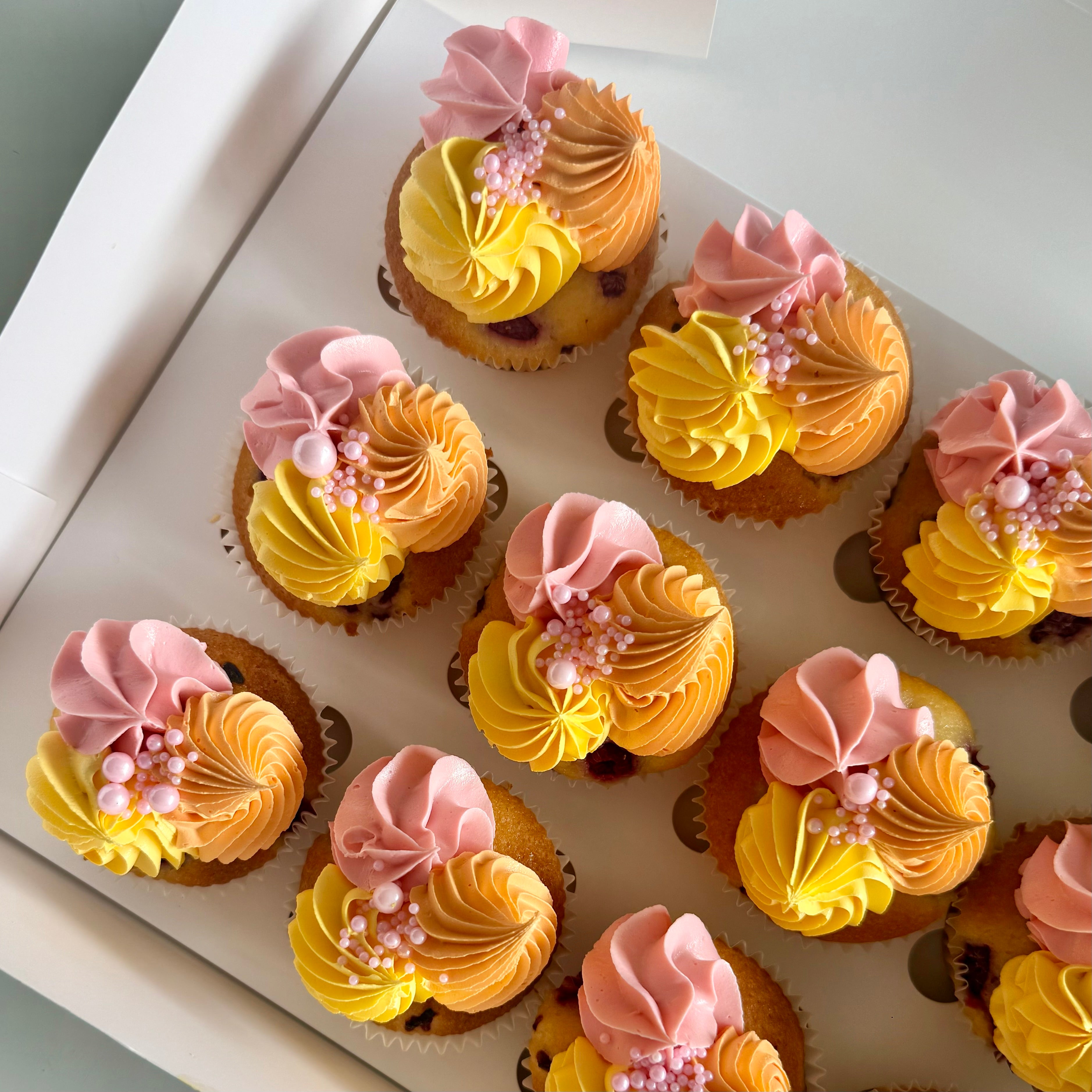 Signature Cupcakes (24HR)