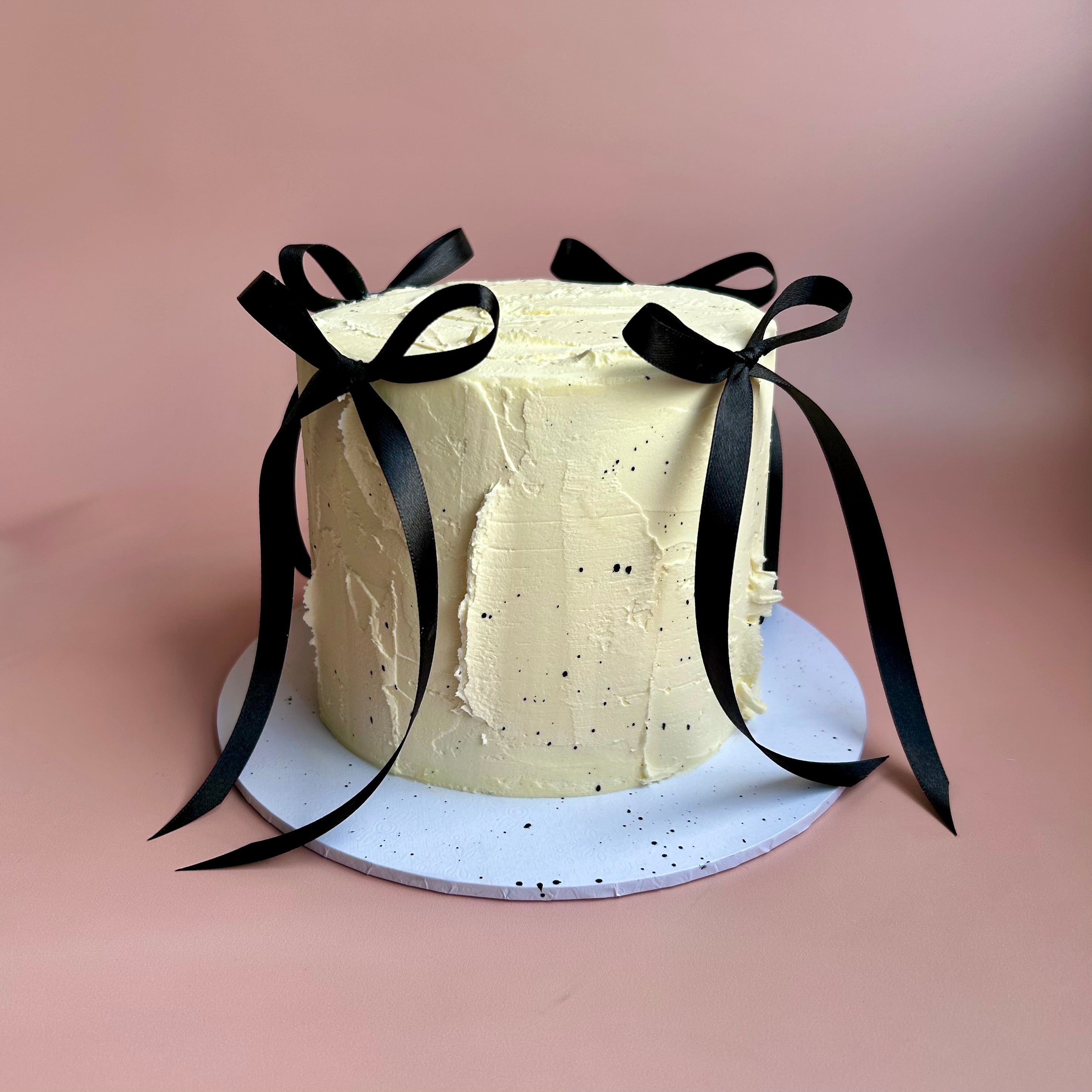 Minimalist Bow Beauty