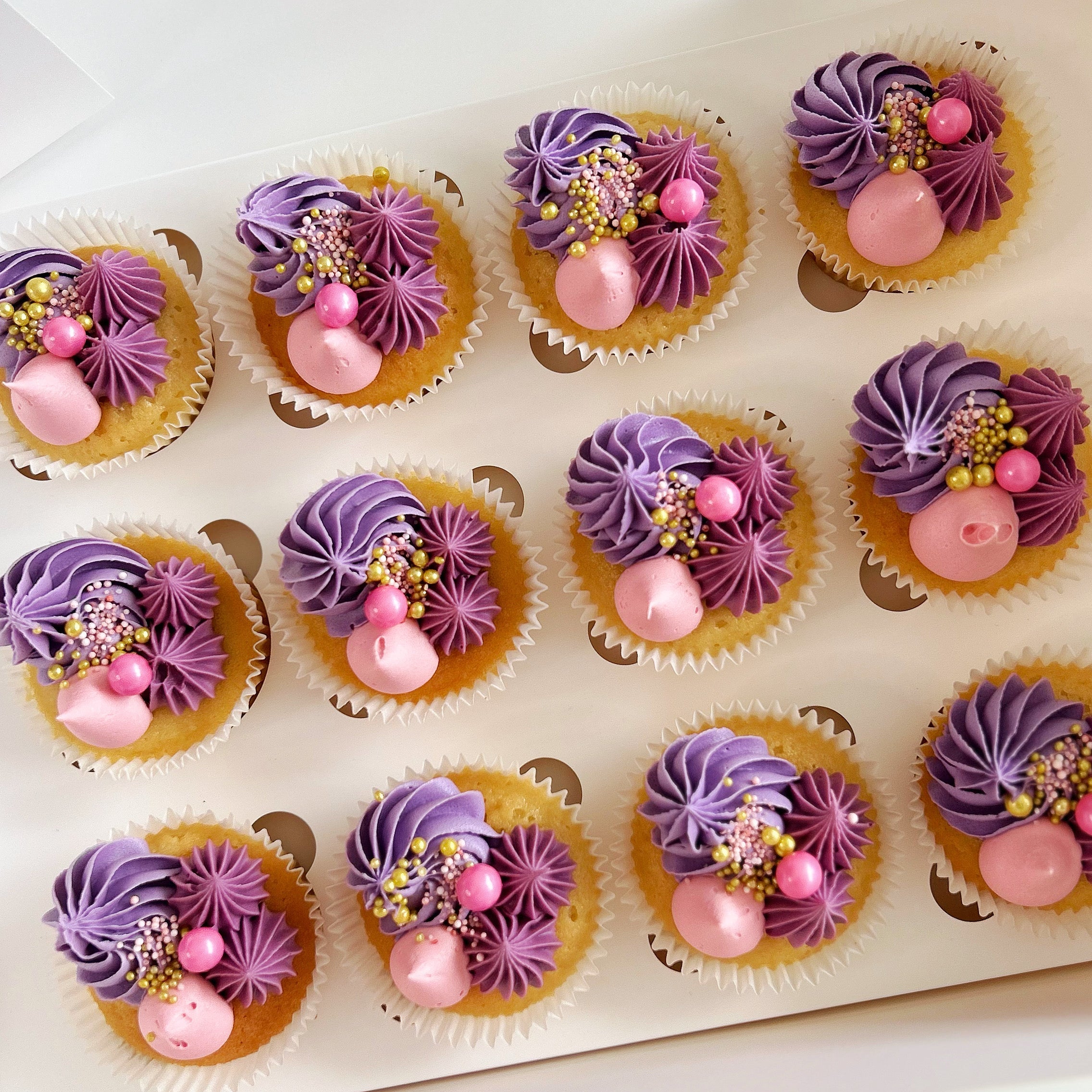 Signature Cupcakes (24HR)