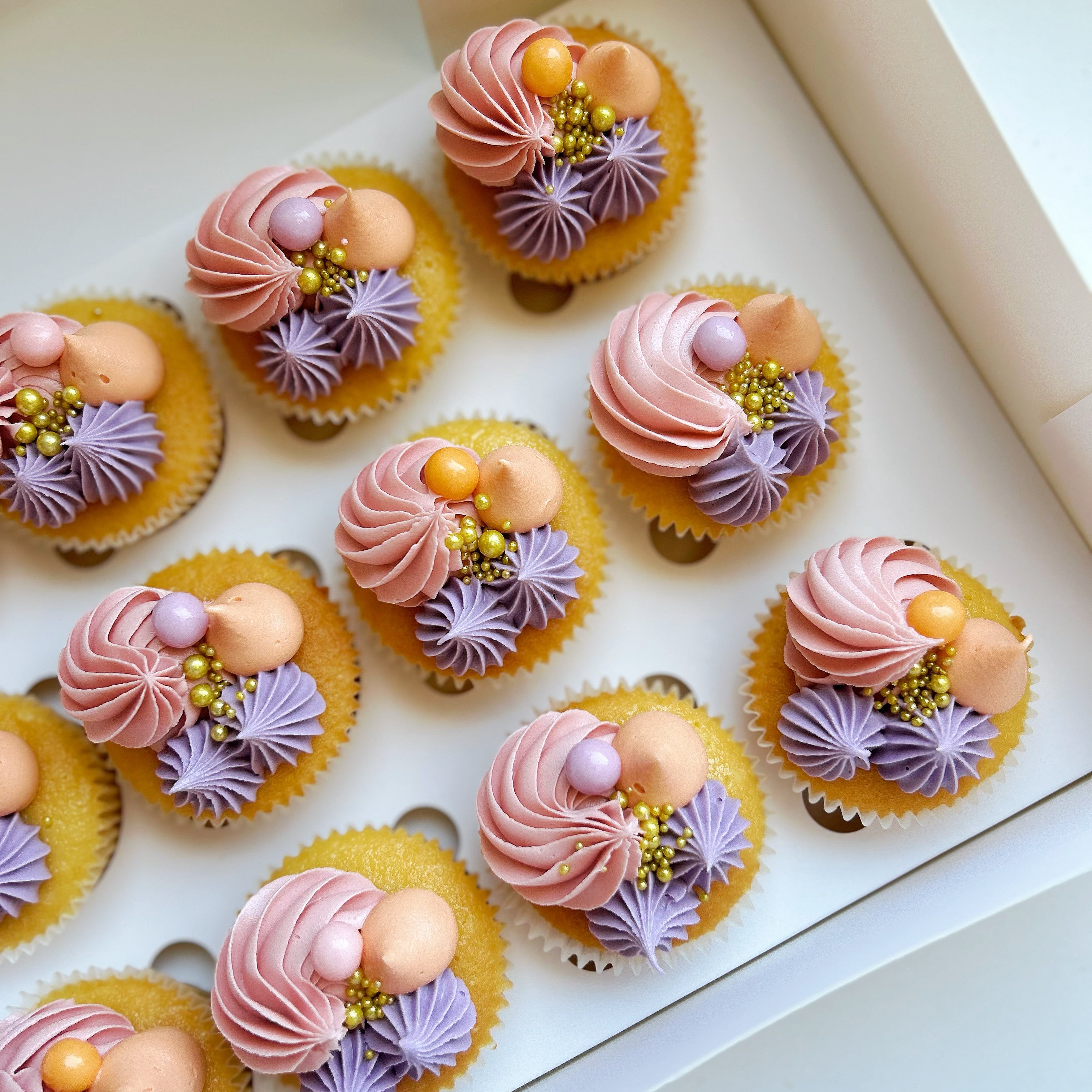 Signature Cupcakes (24HR)