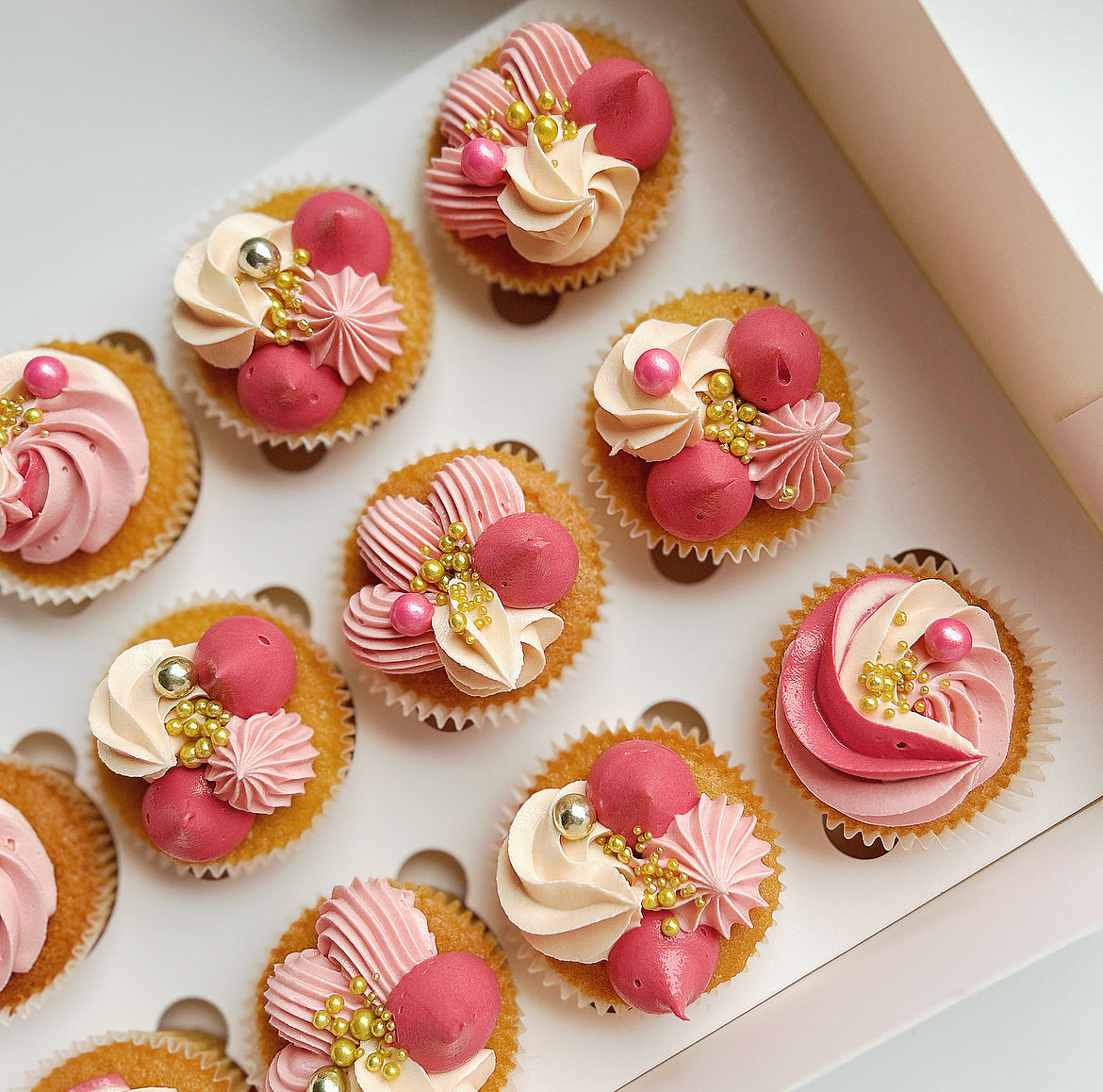 Signature Cupcakes (24HR)