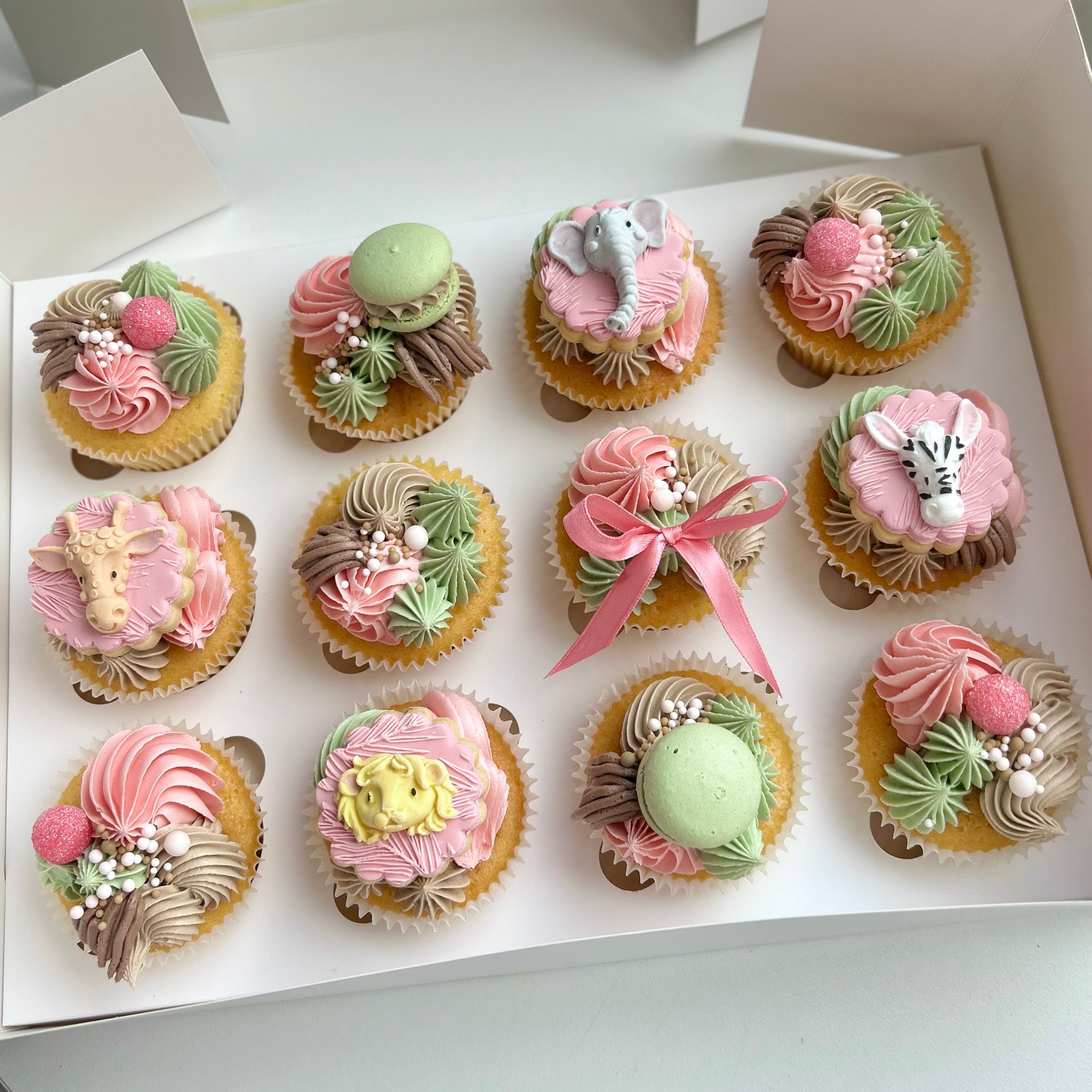Jungle safari luxe cupcakes 